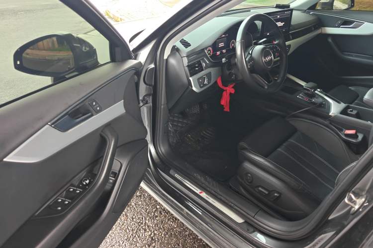 Used Audi A4L 2022 40 TFSI Fashion Dynamic Model Driver Seat