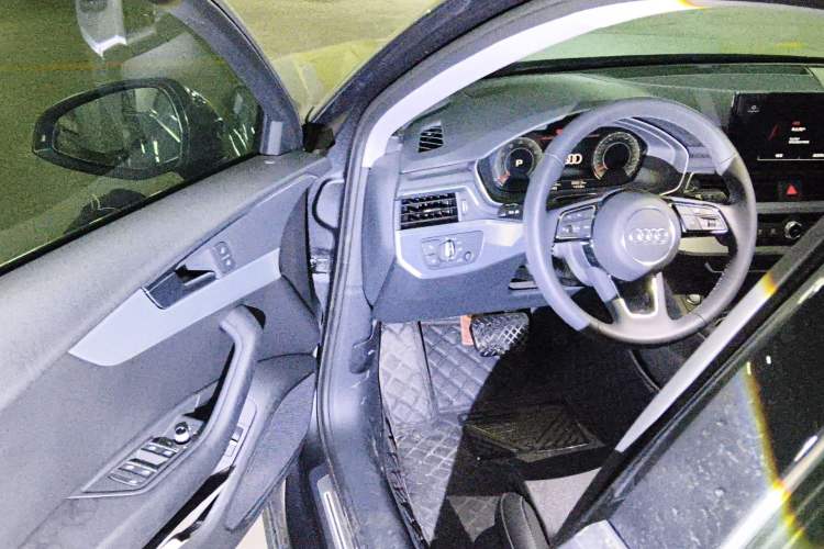 Used Audi A4L 2022 40 TFSI Fashion Dynamic Model Driver Seat