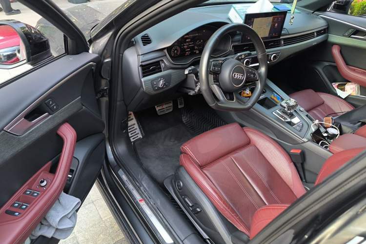 Used Audi A4L 2022 40 TFSI Luxury Dynamic Model Driver Seat