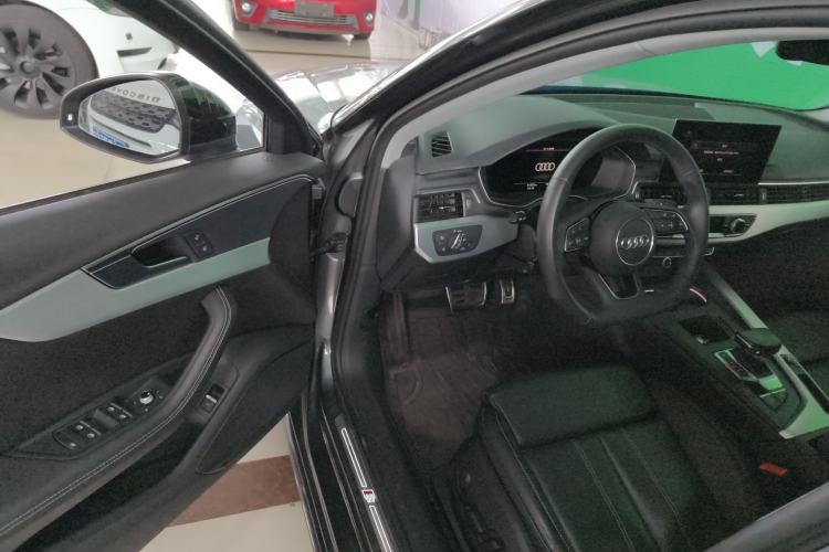 Used Audi A4L 2022 40 TFSI Luxury Dynamic Model Driver Seat