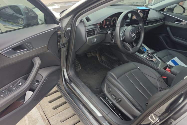 Used Audi A4L 2022 40 TFSI Stylish and Elegant Edition Driver Seat