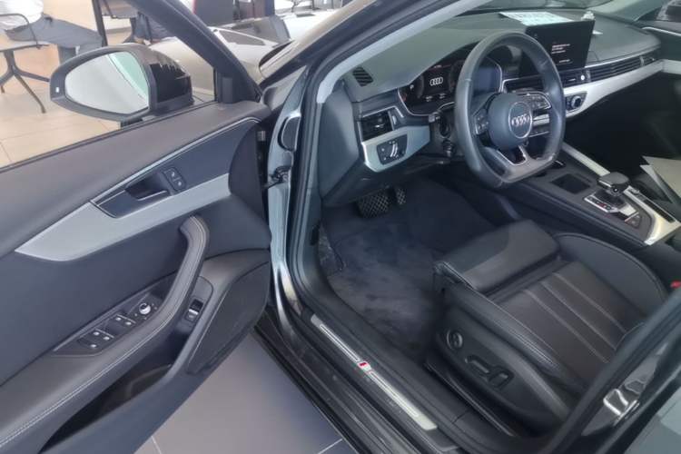 Used Audi A4L 2022 40 TFSI Luxury Dynamic Model Driver Seat