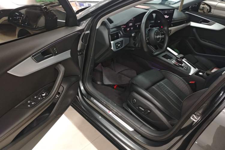 Used Audi A4L 2022 40 TFSI Luxury Dynamic Model Driver Seat