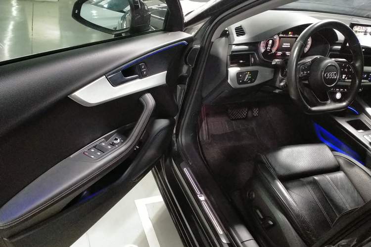 Used Audi A4L 2022 40 TFSI Luxury Dynamic Model Driver Seat