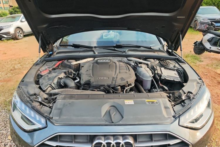 Used Audi A4L 2022 40 TFSI Stylish and Elegant Edition Engine Bay