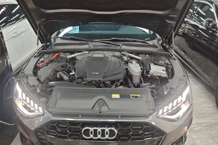 Used Audi A4L 2022 40 TFSI Fashion Dynamic Model Engine Bay