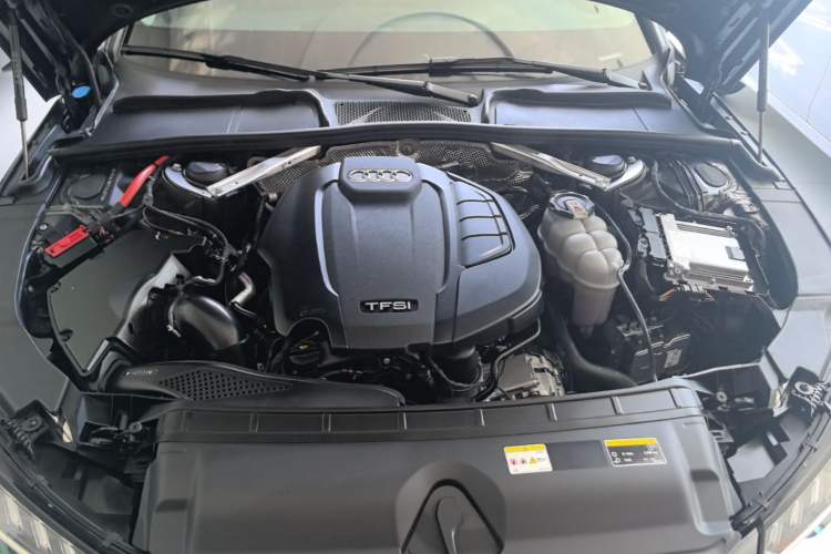 Used Audi A4L 2022 40 TFSI Fashion Dynamic Model Engine Bay