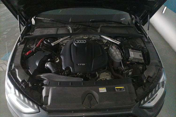 Used Audi A4L 2022 40 TFSI Luxury Dynamic Model Engine Bay