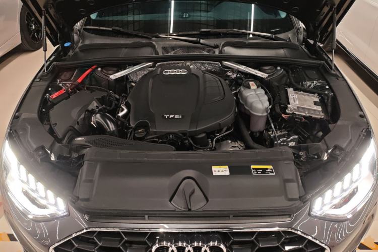 Used Audi A4L 2022 40 TFSI Fashion Dynamic Model Engine Bay