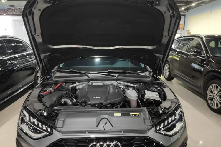 Used Audi A4L 2022 40 TFSI Luxury Dynamic Model Engine Bay