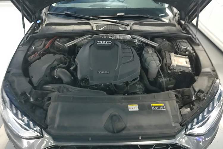 Used Audi A4L 2022 40 TFSI Luxury Dynamic Model Engine Bay
