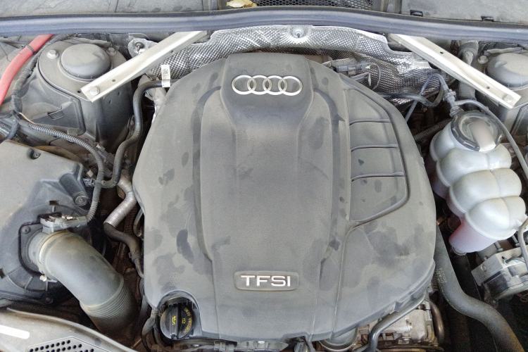 Used Audi A4L 2022 40 TFSI Luxury Dynamic Model Engine Bay