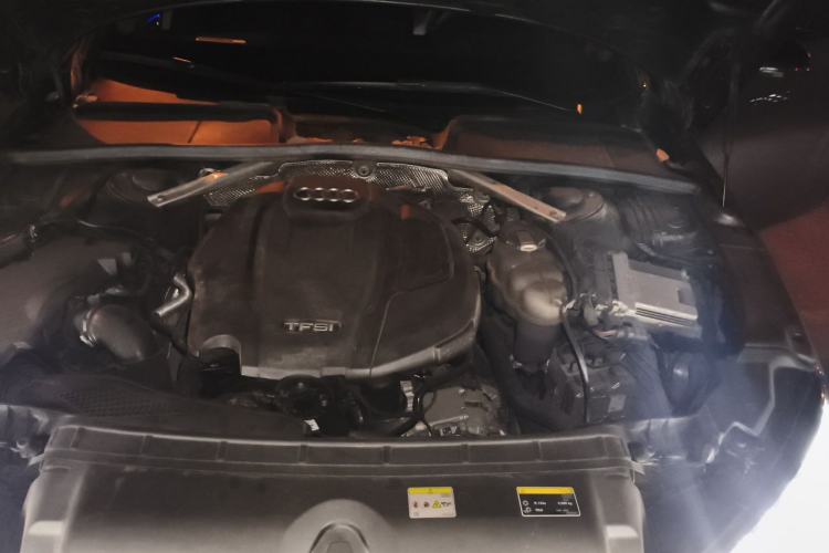 Used Audi A4L 2022 40 TFSI Luxury Dynamic Model Engine Bay