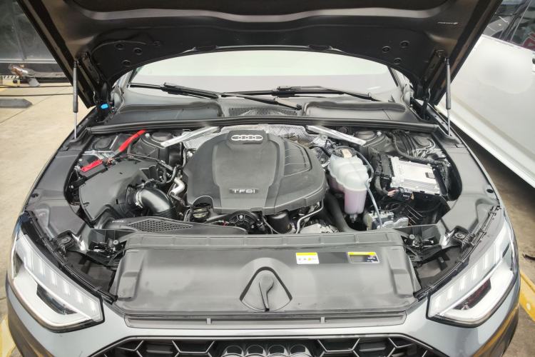 Used Audi A4L 2022 40 TFSI Luxury Dynamic Model Engine Bay