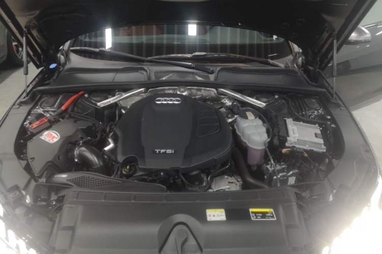 Used Audi A4L 2022 40 TFSI Luxury Dynamic Model Engine Bay