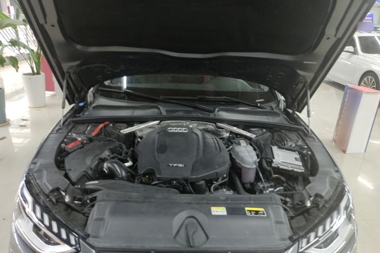 Used Audi A4L 2022 40 TFSI Luxury Dynamic Model Engine Bay