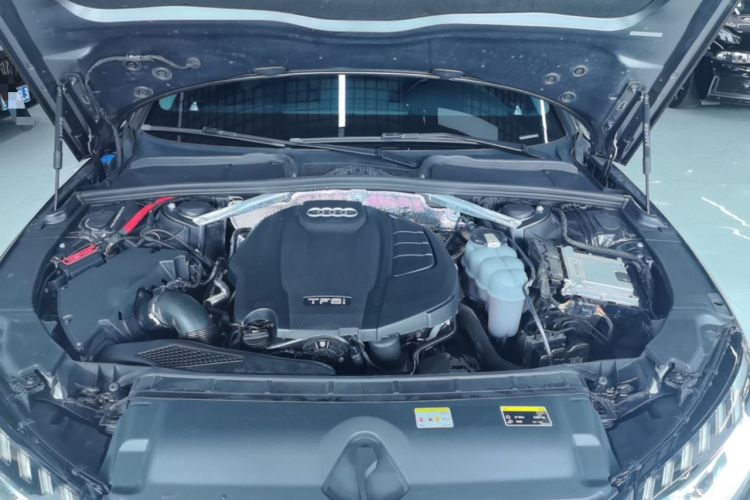Used Audi A4L 2022 40 TFSI Luxury Dynamic Model Engine Bay