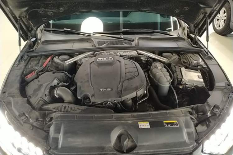 Used Audi A4L 2022 40 TFSI Luxury Dynamic Model Engine Bay