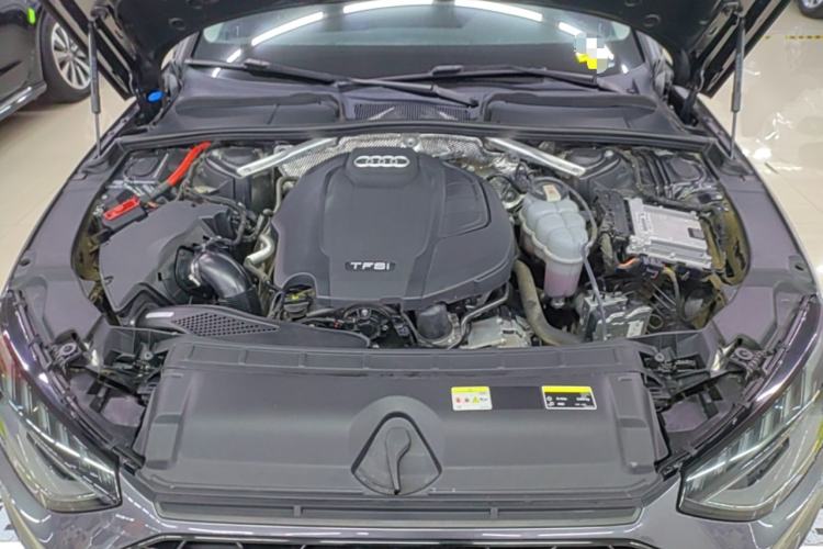 Used Audi A4L 2022 40 TFSI Fashion Dynamic Model Engine Bay