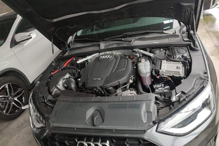 Used Audi A4L 2022 40 TFSI Fashion Dynamic Model Engine Bay