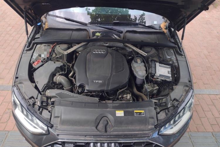 Used Audi A4L 2022 40 TFSI Fashion Dynamic Model Engine Bay