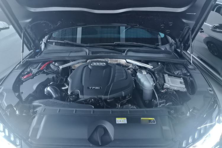 Used Audi A4L 2022 40 TFSI Fashion Dynamic Model Engine Bay