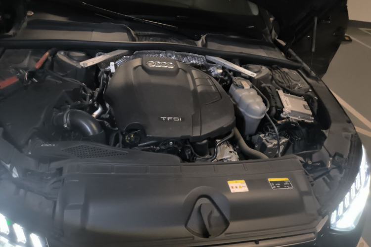 Used Audi A4L 2022 40 TFSI Luxury Dynamic Model Engine Bay