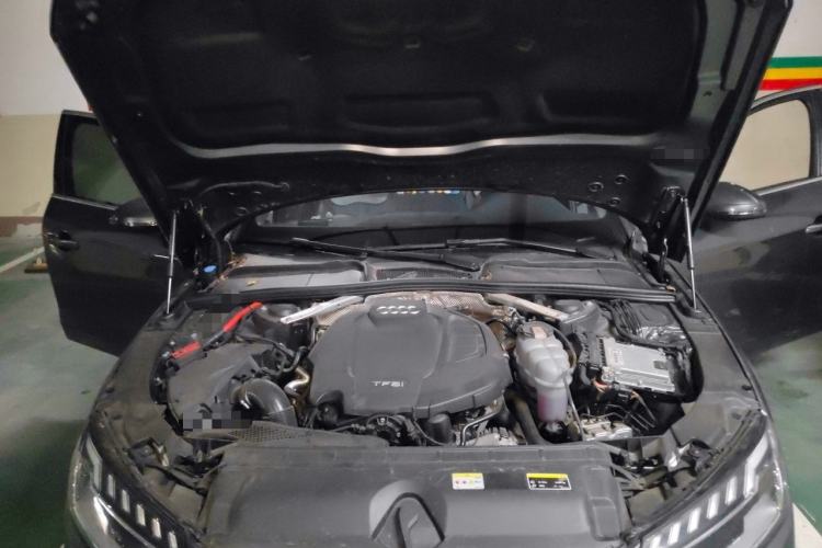 Used Audi A4L 2022 40 TFSI Fashion Dynamic Model Engine Bay