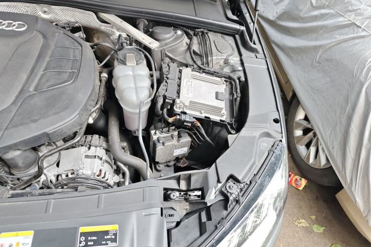Used Audi A4L 2022 40 TFSI Stylish and Elegant Edition Engine Bay Left