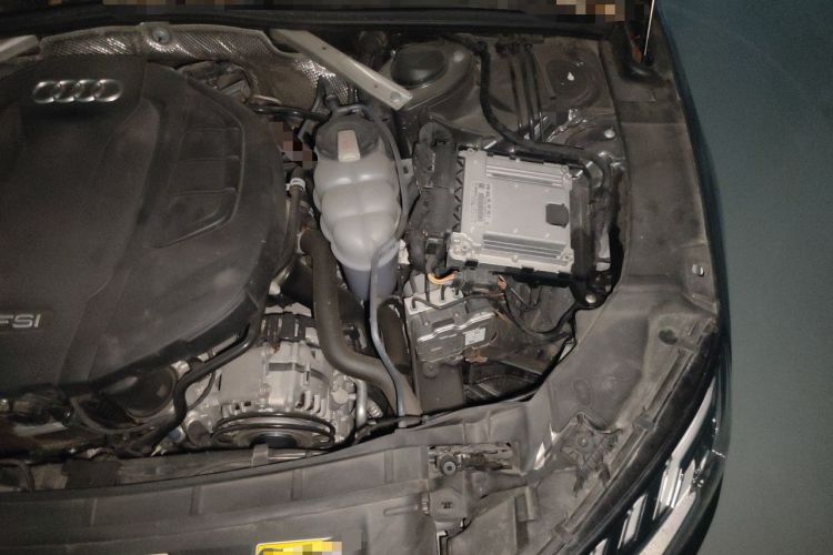 Used Audi A4L 2022 40 TFSI Luxury Dynamic Model Engine Bay Left