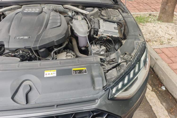 Used Audi A4L 2022 40 TFSI Luxury Dynamic Model Engine Bay Left