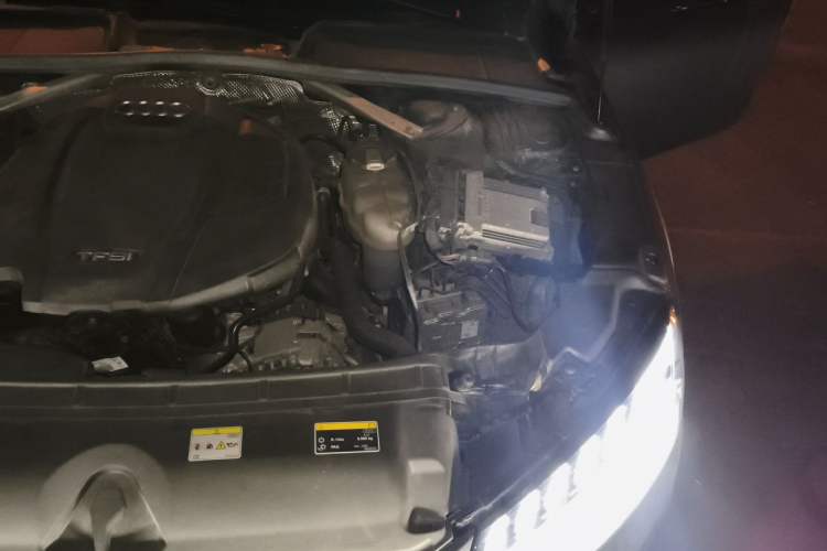 Used Audi A4L 2022 40 TFSI Luxury Dynamic Model Engine Bay Left