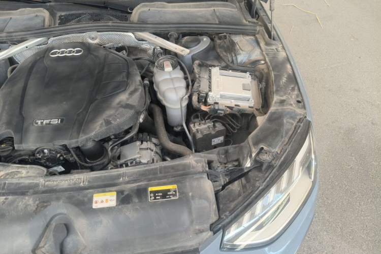 Used Audi A4L 2022 40 TFSI quattro RS Performance Package Engine Bay Left