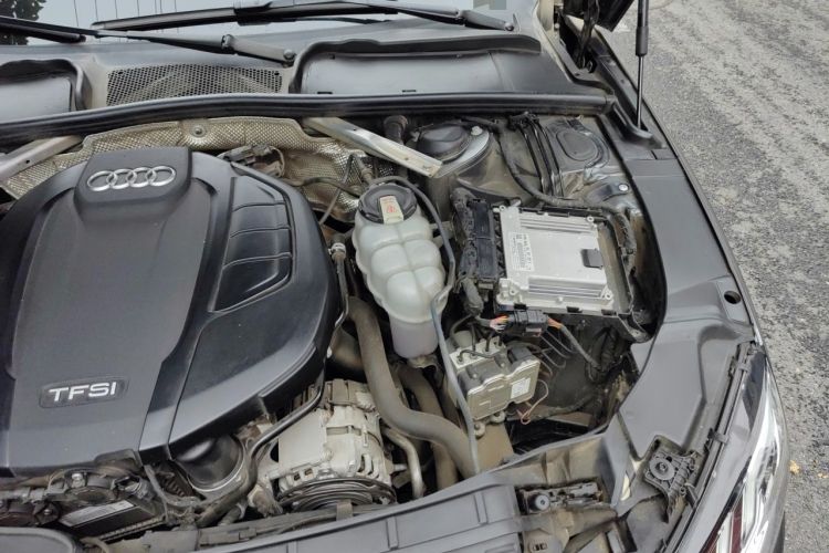 Used Audi A4L 2022 40 TFSI Luxury Dynamic Model Engine Bay Left