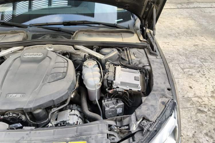 Used Audi A4L 2022 40 TFSI Luxury Dynamic Model Engine Bay Left