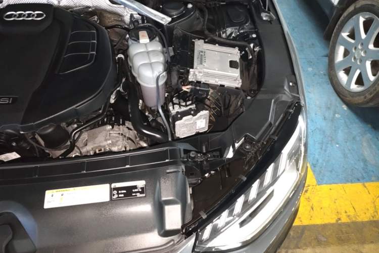 Used Audi A4L 2022 40 TFSI Luxury Dynamic Model Engine Bay Left