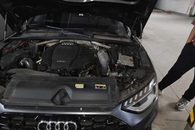 Used Audi A4L 2022 40 TFSI Luxury Dynamic Model Engine Bay Left