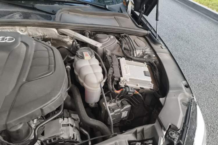 Used Audi A4L 2022 40 TFSI Luxury Dynamic Model Engine Bay Left