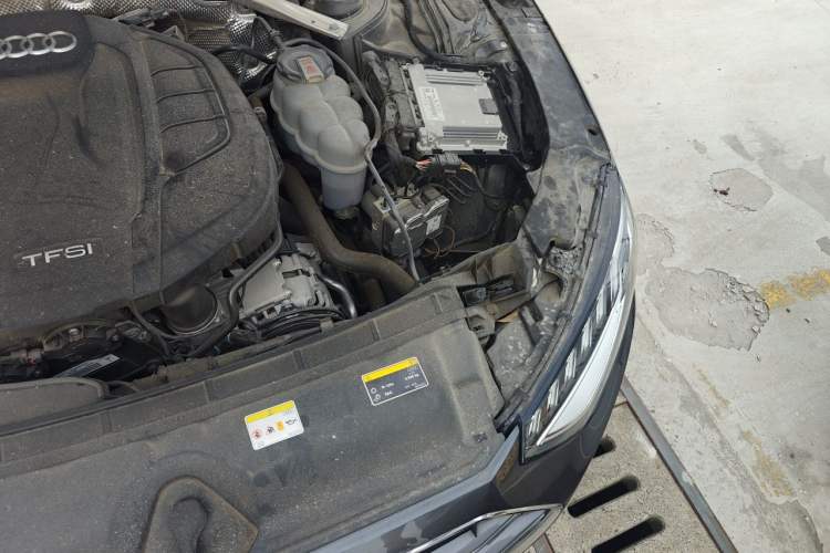 Used Audi A4L 2022 40 TFSI Stylish and Elegant Edition Engine Bay Left