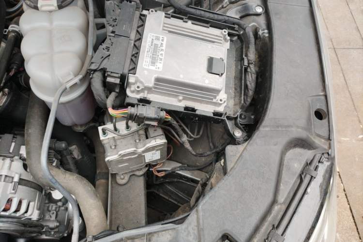 Used Audi A4L 2022 40 TFSI Luxury Dynamic Model Engine Bay Left