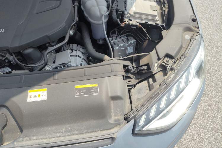 Used Audi A4L 2022 40 TFSI quattro RS Performance Package Engine Bay Left