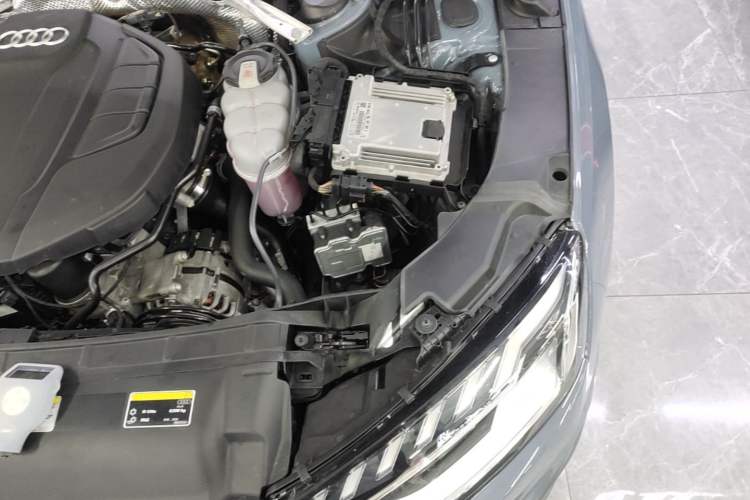 Used Audi A4L 2022 40 TFSI quattro RS Performance Package Engine Bay Left