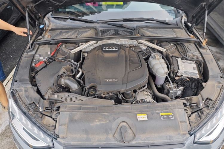 Used Audi A4L 2022 40 TFSI Fashion Dynamic Model Engine Bay