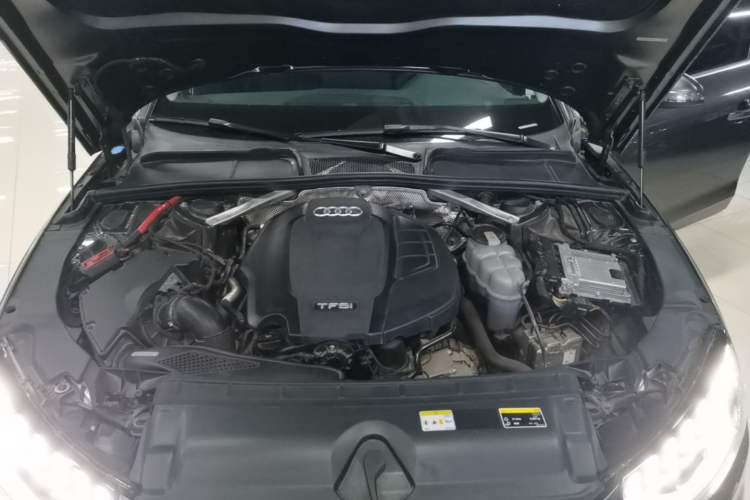 Used Audi A4L 2022 40 TFSI Fashion Dynamic Model Engine Bay