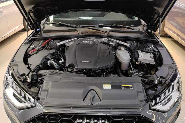 Used Audi A4L 2022 40 TFSI Luxury Dynamic Model Engine Bay