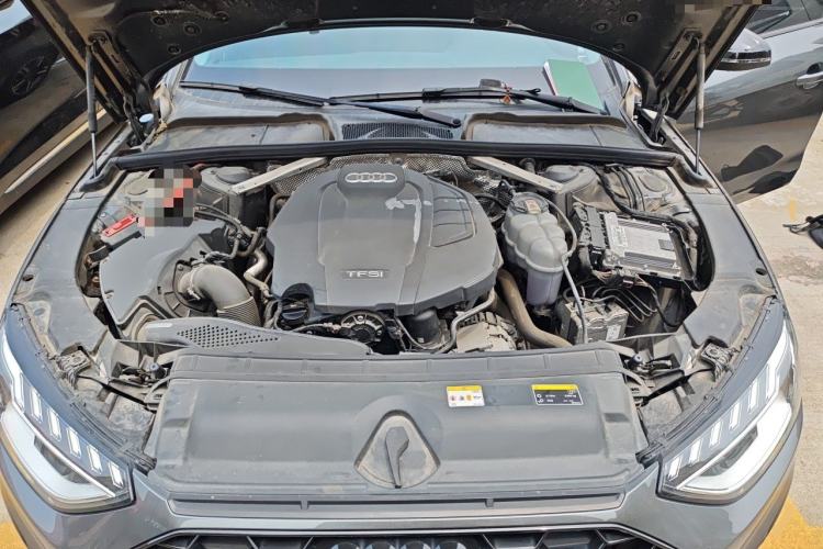 Used Audi A4L 2022 40 TFSI Luxury Dynamic Model Engine Bay