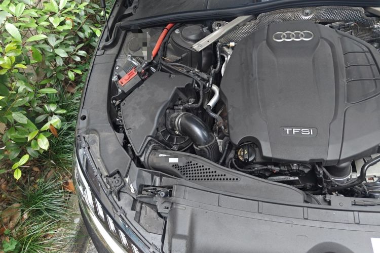 Used Audi A4L 2022 40 TFSI Luxury Dynamic Model Engine Bay Right