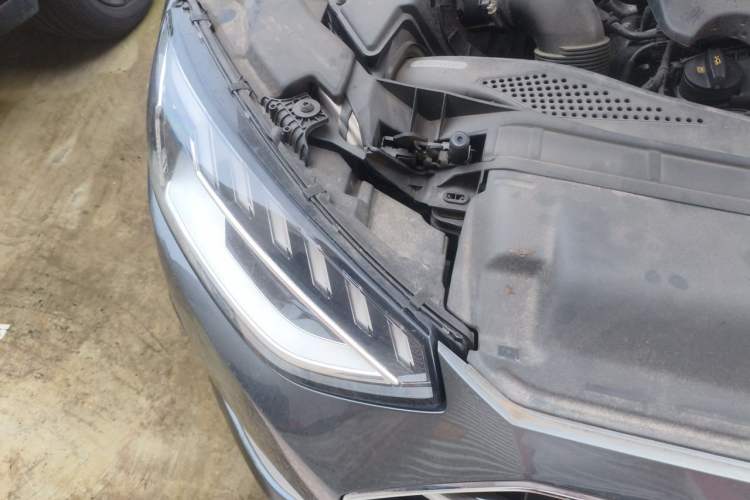 Used Audi A4L 2022 40 TFSI Luxury Prestige Edition Engine Bay Right