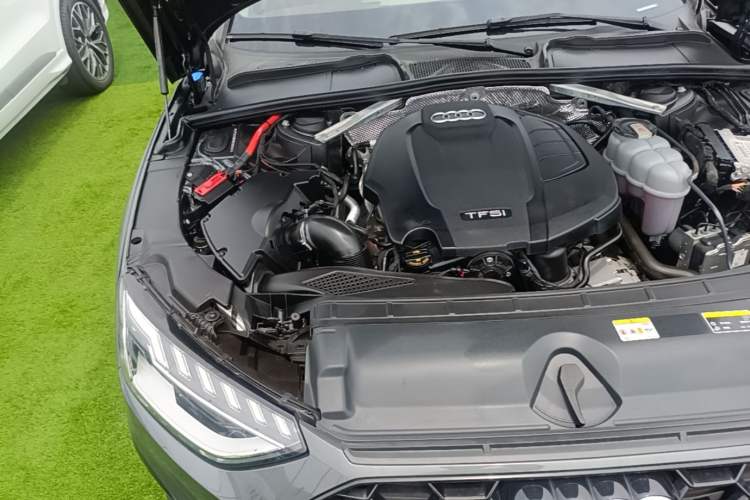 Used Audi A4L 2022 40 TFSI Luxury Dynamic Model Engine Bay Right