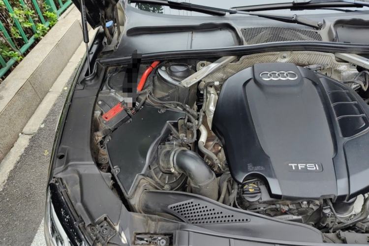 Used Audi A4L 2022 40 TFSI Luxury Dynamic Model Engine Bay Right